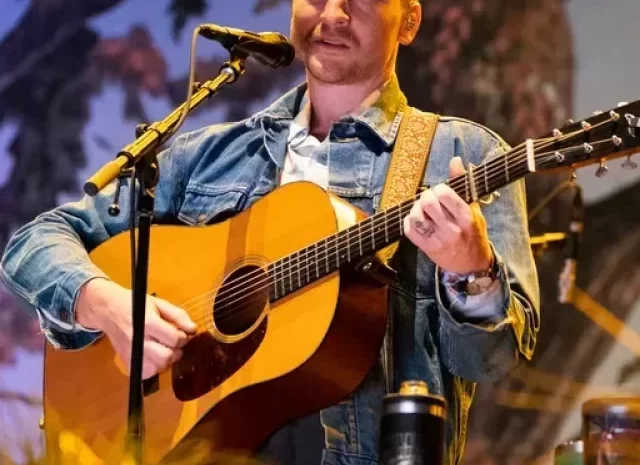 On the “Mule Pull” Tour in 2024, Tyler Childers will hit the road.